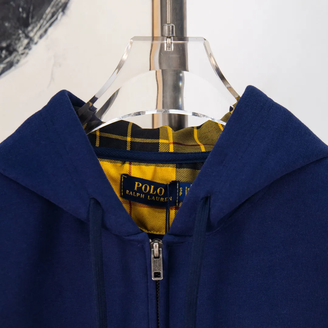 P320 zp version [exclusive supply] - Ralph Lauren/Ralph Lauren 2025AW Bear series laminated topstitch design plaid lining hooded cardigan zipper sweatshirt - original workmanship, professional four-needle six-thread topstitch design ✅ - 370g double-sided cotton heavyweight fabric on the face, contrasting color-dyed plaid lining ✅| - Highly restored custom brand zipper 0.8 pure cotton high-density hook silk hat rope ✅ - RL limited design style Precision embroidery of colorful bear logo, bright contrasting plaid hood, distinctive upper body, classic style, easy to control for both men and women, simple clean and versatile, exposed topstitching, 0.8 cm retro primary color hook drawstring, full of details, color: white, gray, navy, size: S M L XL, number: WW10746